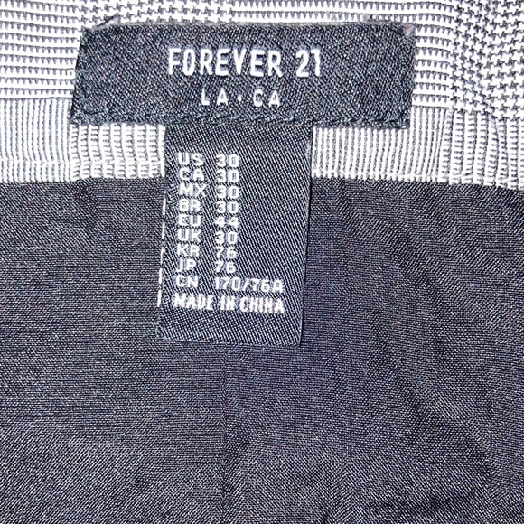 Forever 21 black and white plaid/square like pattern pleated mini skirt, US 30 - Picture 7 of 13